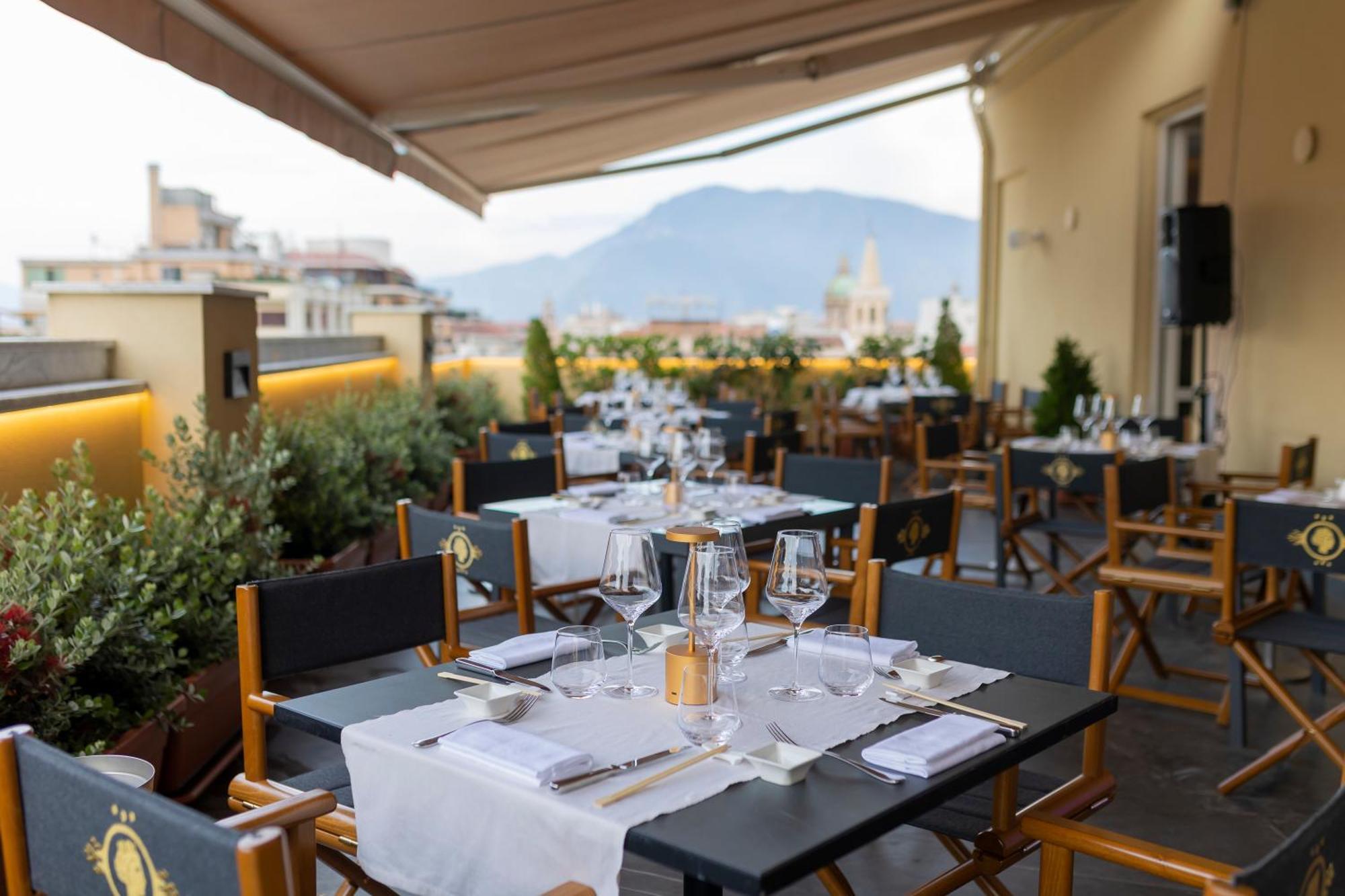 Grand Hotel Et Des Palmes Палермо Екстериор снимка The restaurant's terrace