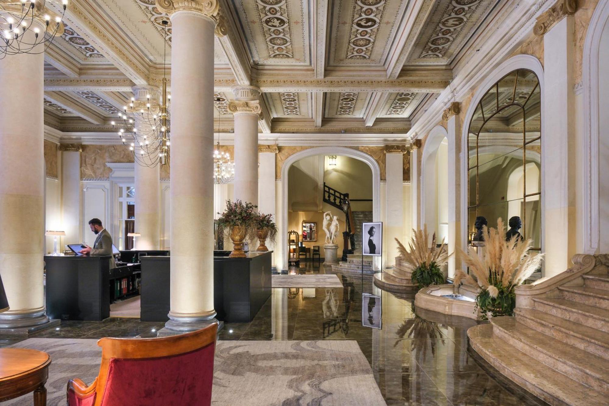 Grand Hotel Et Des Palmes Палермо Екстериор снимка The lobby of the hotel