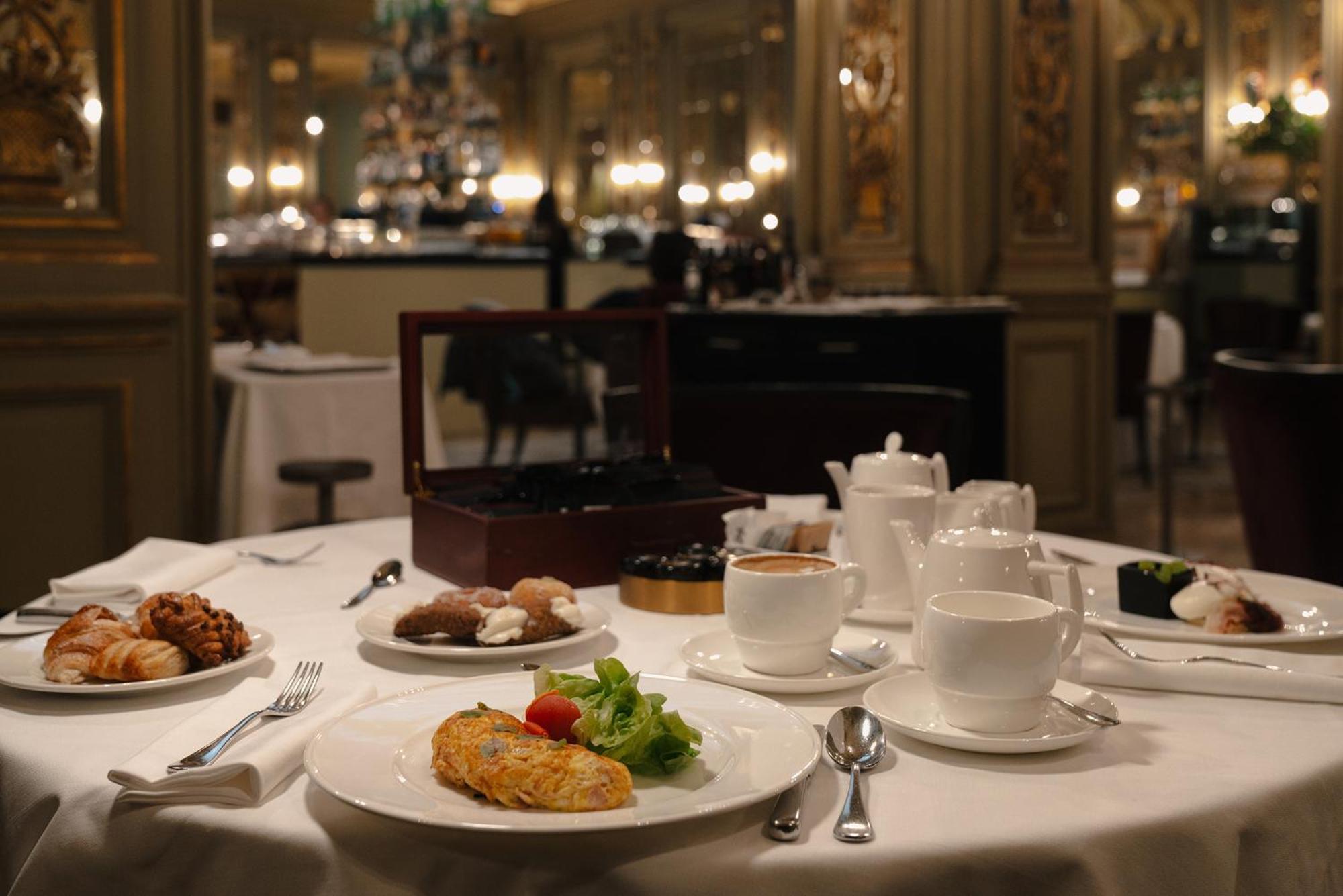 Grand Hotel Et Des Palmes Палермо Екстериор снимка